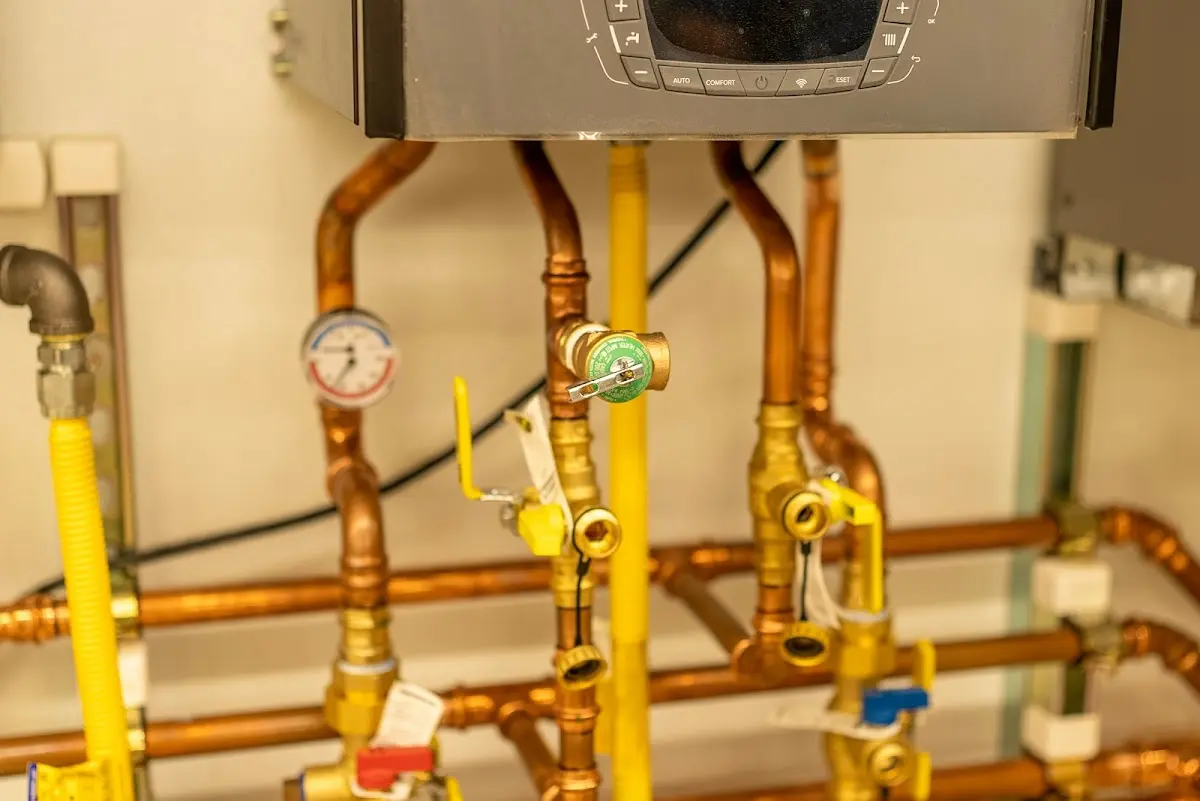 Licensed technician providing Pipe Repair for a homeowner in Orlovista